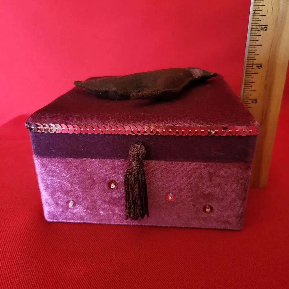 Dept 52 Sewing Box Red Velvet Square and Hat Shape Set of 2 Holiday Time